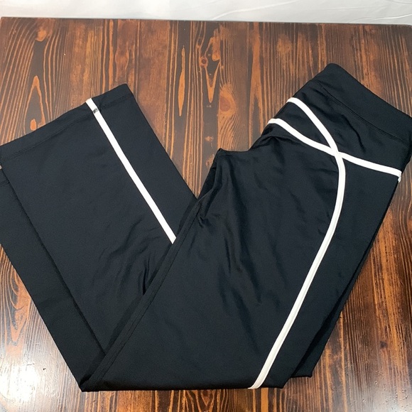 Lululemon Black & White Tracker Pants - Picture 3 of 6